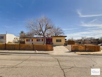 Building Photo - Single Family Centrally Located Available ...