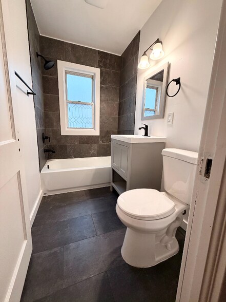 Building Photo - 2755 Grandview Ave