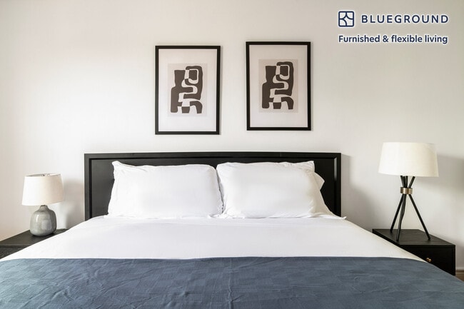 Building Photo - 1284 Beacon St