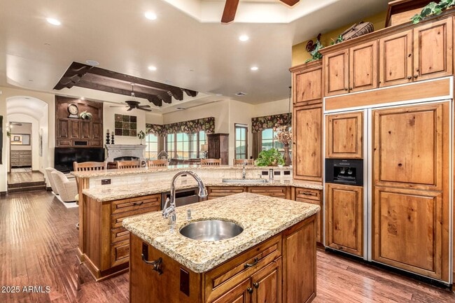 Building Photo - 1930 E Desert Willow Dr