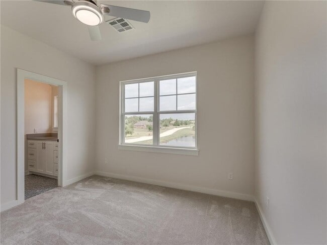 Building Photo - 440 Houser Dr
