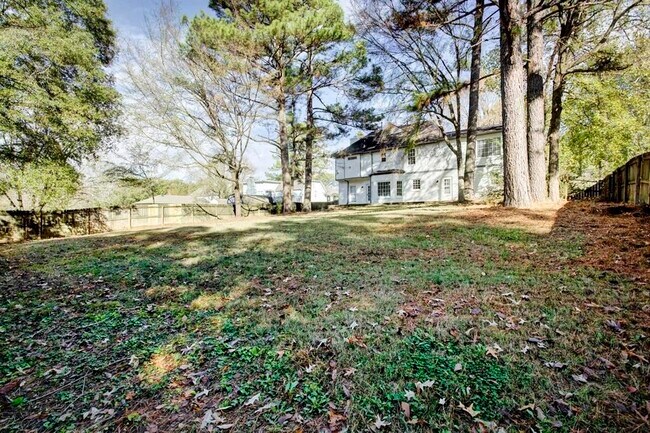 Building Photo - 5707 Chester St