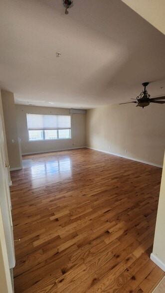 Building Photo - 94 Woodlake Dr