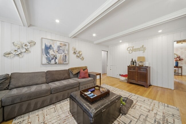 Building Photo - 1402 Trouville Ave