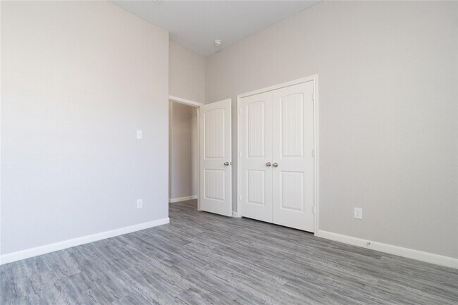 Building Photo - 23523 Maple Vista Ln