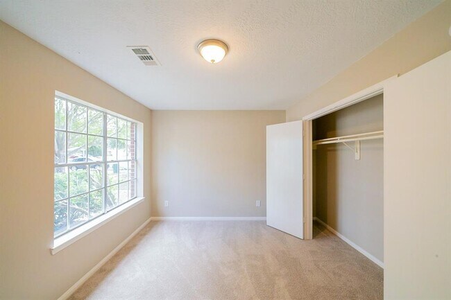 Building Photo - 2603 Desert Sage Dr
