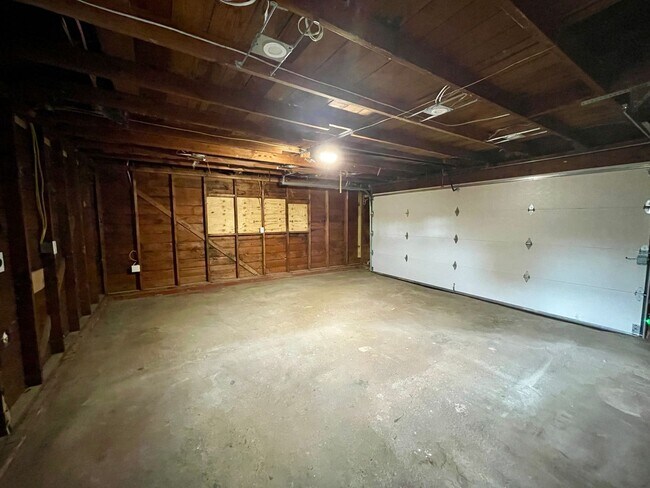 Building Photo - Charming newly remodeled 3-bedroom home in Lakewood.