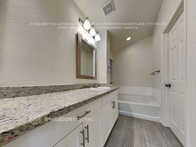 Building Photo - 1339 E Park Ave