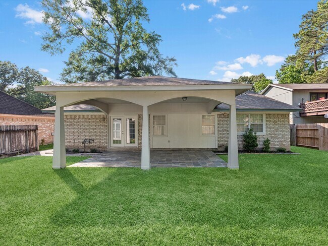 Building Photo - 3010 Glen Spring Dr
