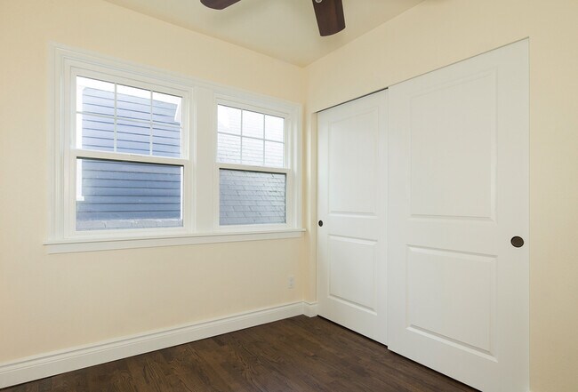 Building Photo - 571 Valley St