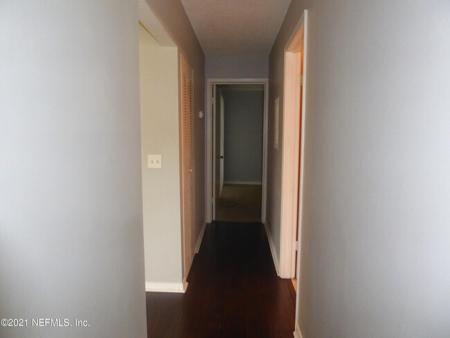 Building Photo - 10200 Belle Rive Blvd