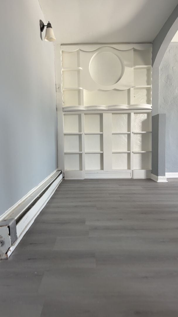 Building Photo - Beautiful renovated apartment with a ton of space!