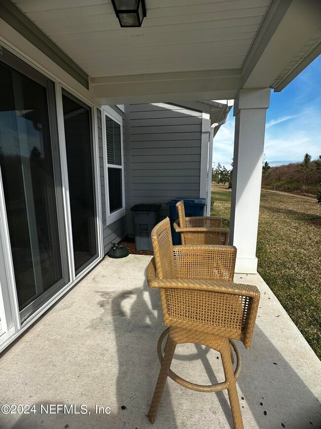 Building Photo - 411 Brandon Lks Dr