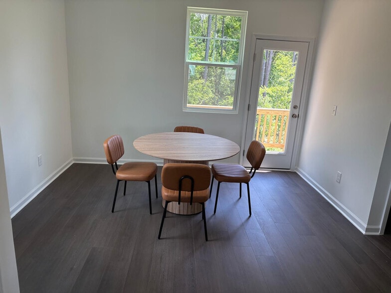 Building Photo - Room in Townhome on Gypsum Dr