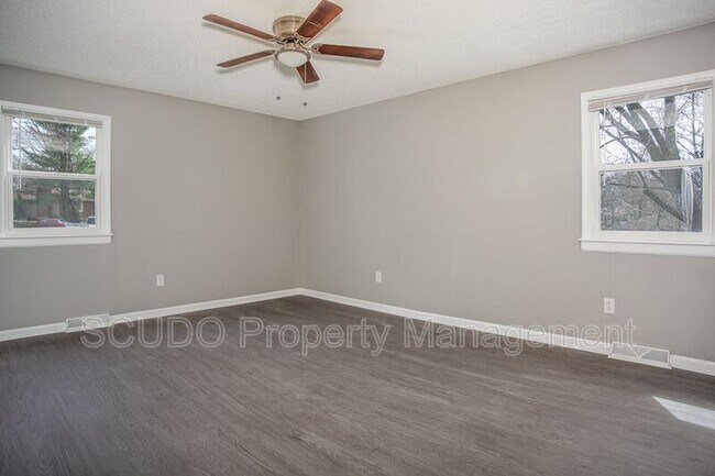 Building Photo - 6912 NW Searcy Dr