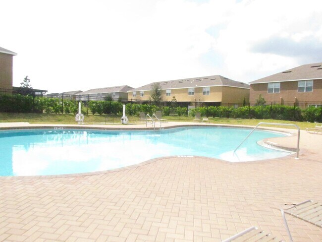 Building Photo - 3 BEDROOM 2.5 BATHROOM 1 CAR GARAGE IN PINE RIDGE AT OAK CREEK !!!