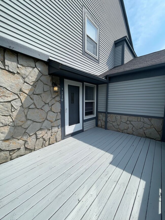 Building Photo - Two Bedroom Condo in Portage