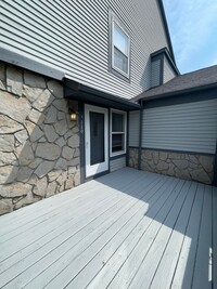 Building Photo - Three Bedroom Condo in Portage