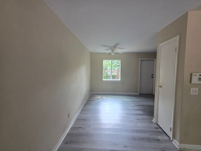 Building Photo - 1769 Tall Pines Cir