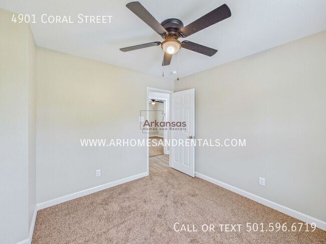 Building Photo - 4901 Coral St