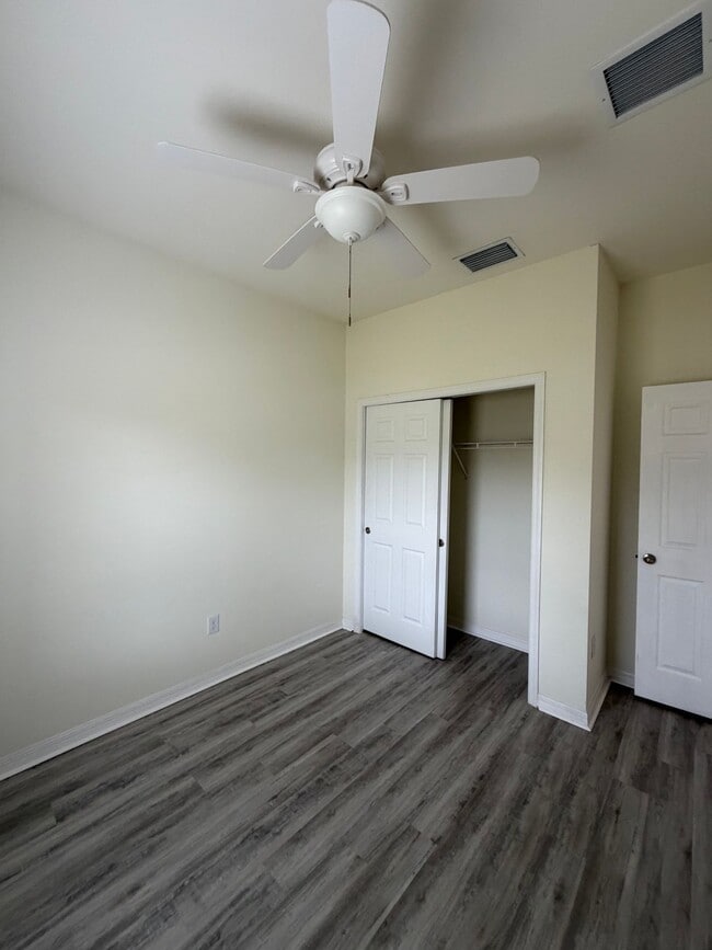 Building Photo - 1060 San Cristobal Ave