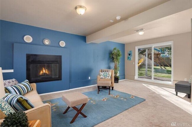 Building Photo - Bothell Home