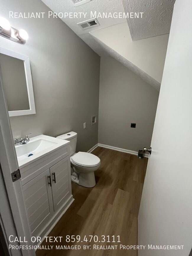 Building Photo - 31 Hurley St