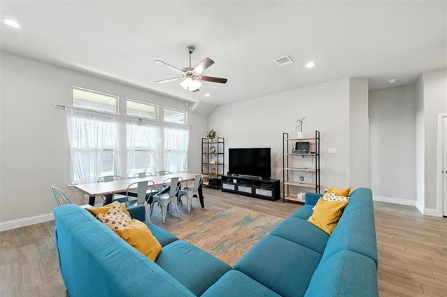 Building Photo - 3451 Hidden Holw Dr