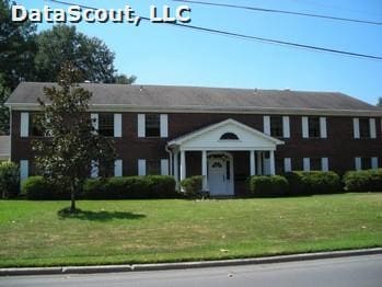 Building Photo - 4200 S Cherry St