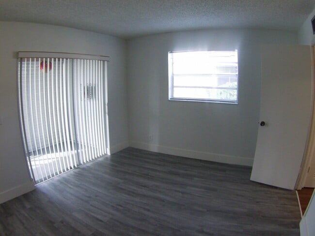 Building Photo - 759 Normandy Trail