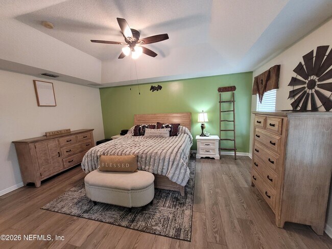 Building Photo - 906 County Rd 217