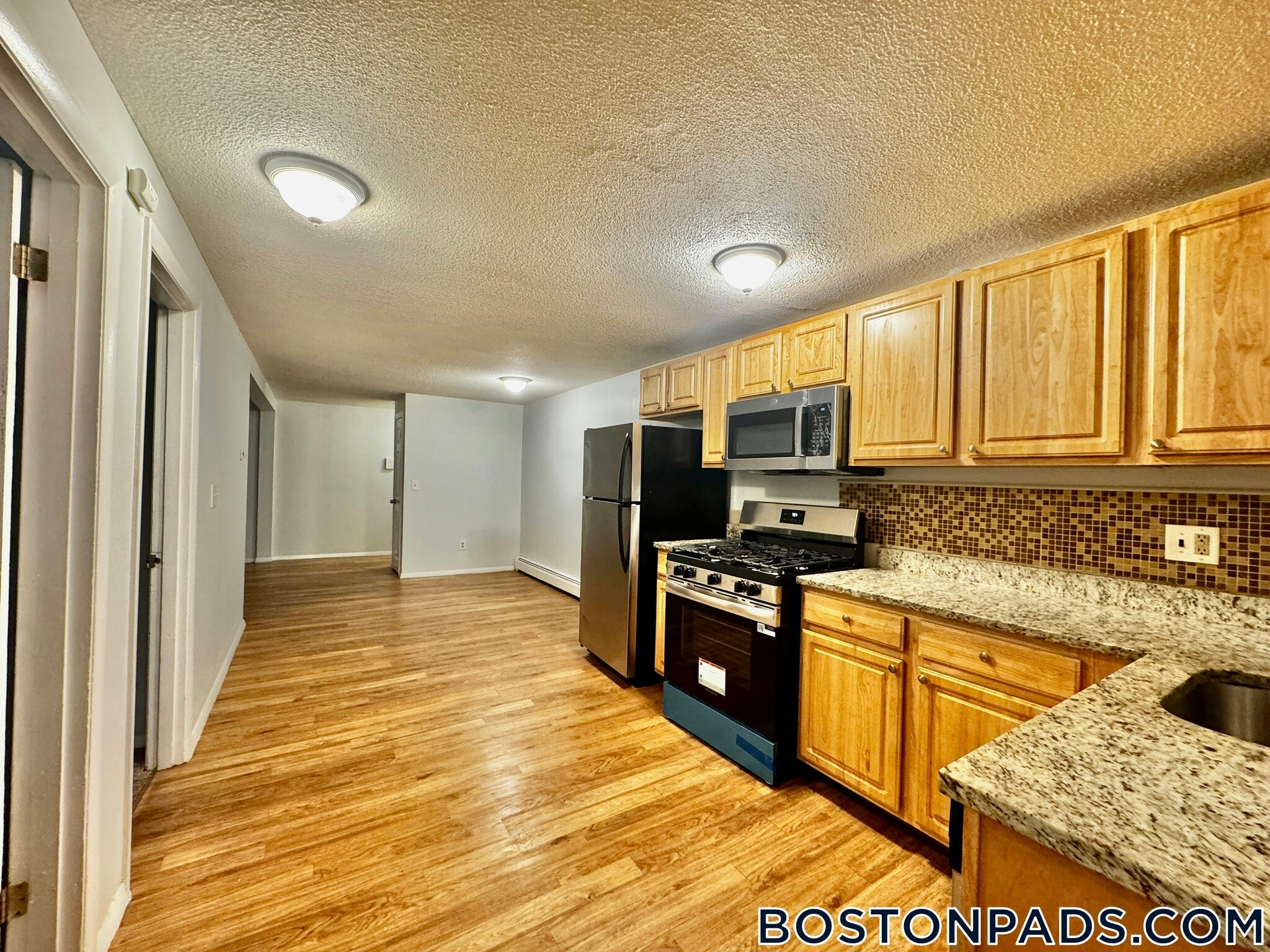 Building Photo - 715 N Main St