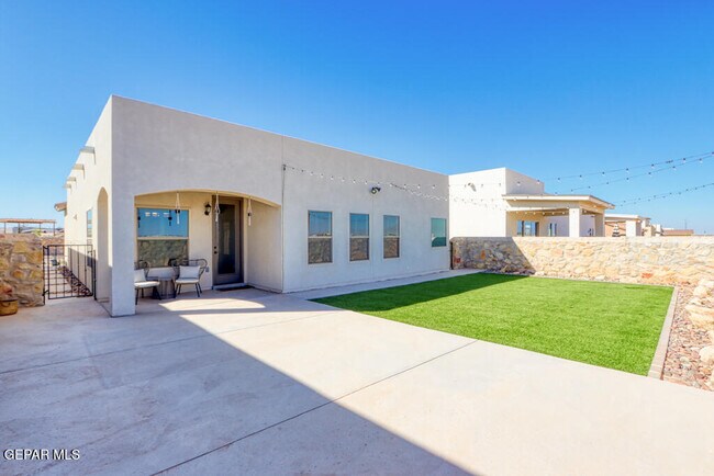 Building Photo - 12515 Triple Crown Ave