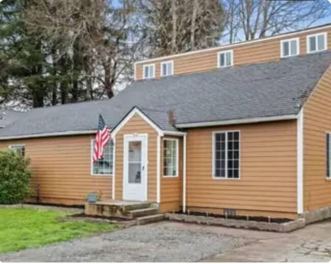 Building Photo - Beautiful River-View Home Near Downtown Warrenton