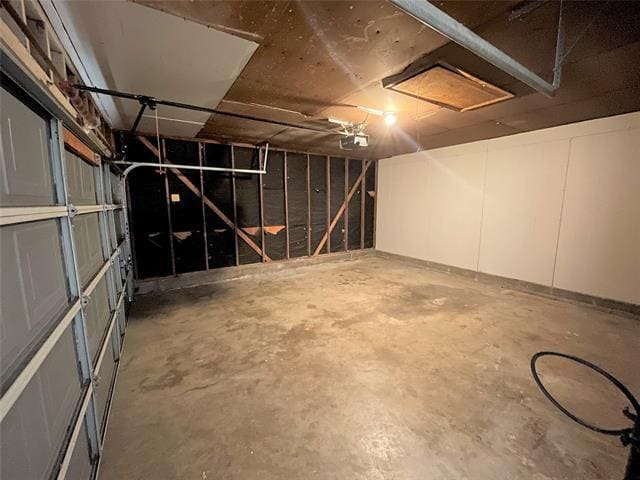 Building Photo - 2317 English Dr
