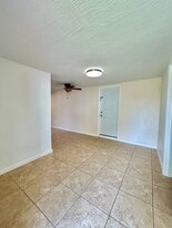 Building Photo - 4221 SW 36th St