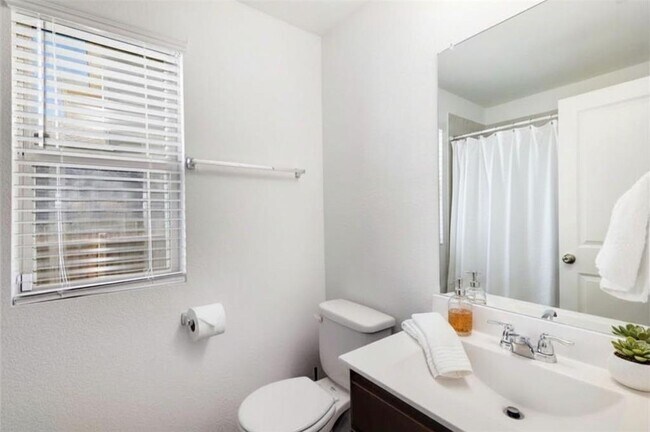 Building Photo - 21416 Bird Wing Dr