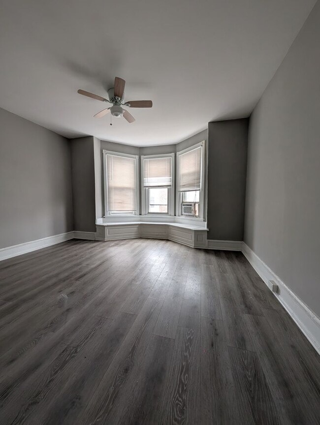 Building Photo - Now Showing!