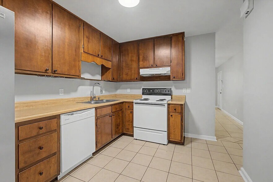 Building Photo - 2607 Hartsfield Rd