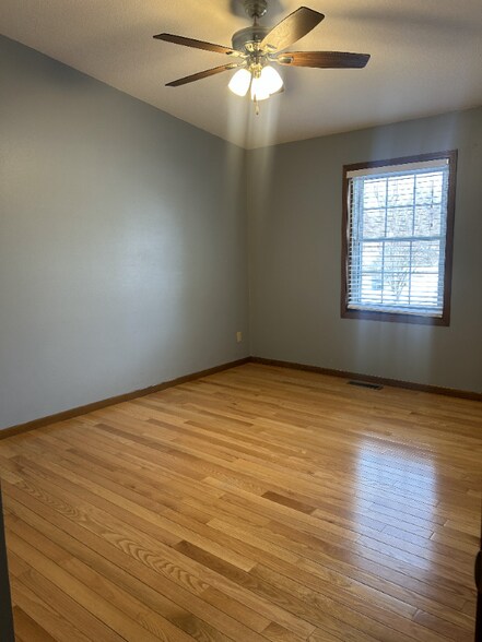 Building Photo - 401 Walnut Ave