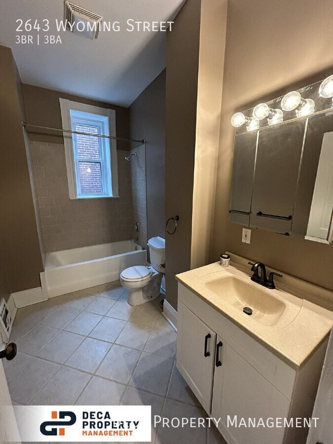 Building Photo - 2643 Wyoming St