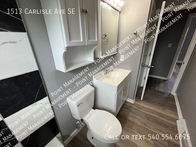 Building Photo - 1513 Carlisle Ave SE