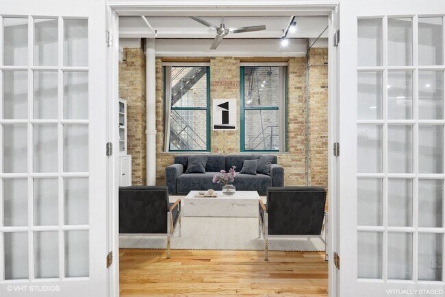 Building Photo - 312 N May St