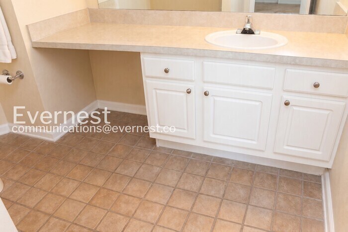 Building Photo - 4207 S Dale Mabry Hwy