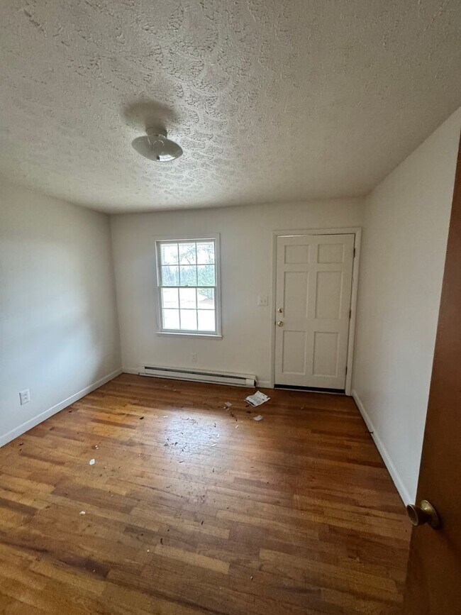 Building Photo - 2 bedroom / 1 office / 1 bathroom in Shelby, NC