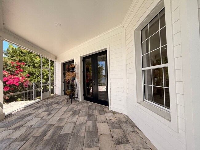 Building Photo - Luxury Windermere Home | 5 Bed 4.5 Bath La...