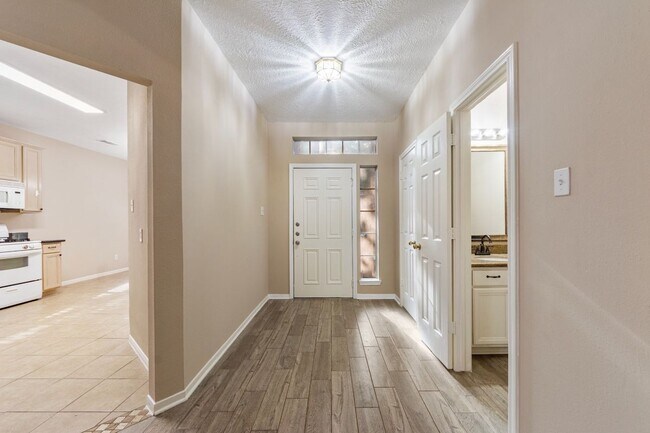 Building Photo - 9107 Baber Dr