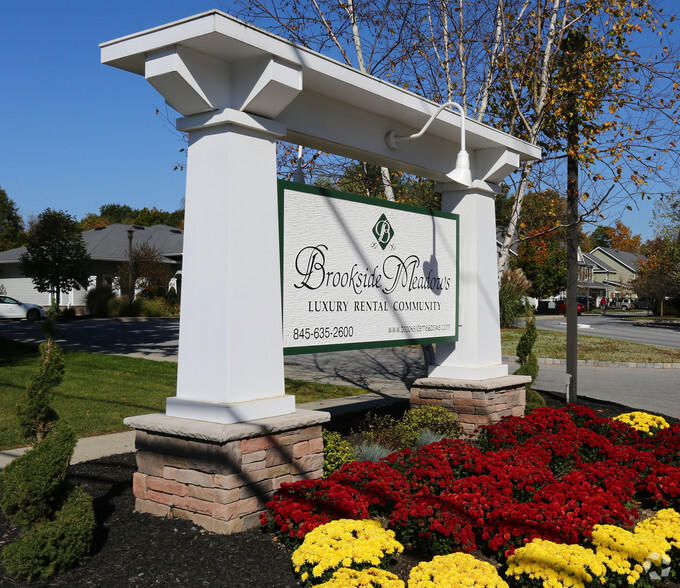 Brookside Meadows sign - Brookside Meadows Luxury Rental Community