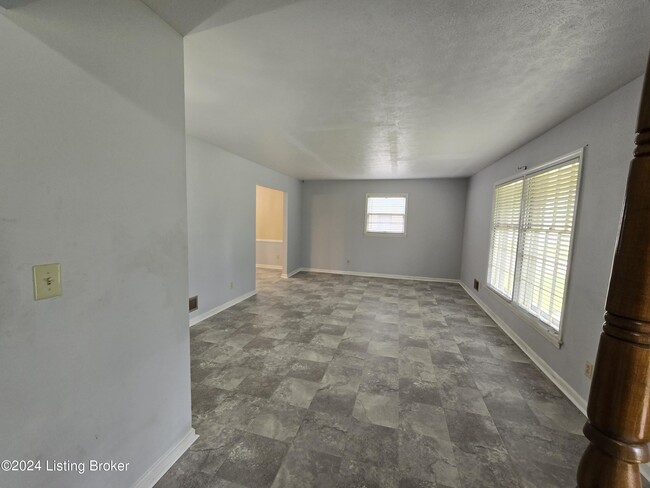 Building Photo - 4515 Lambert Rd