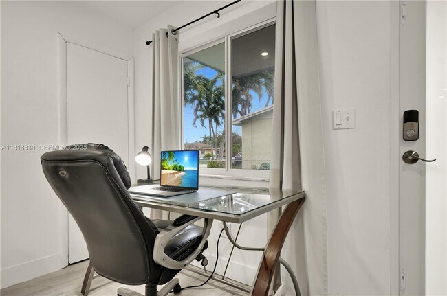 Building Photo - 300 NW 82nd Terrace